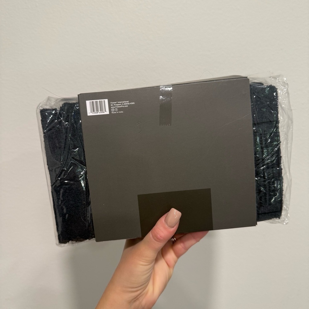 Fromm ColorSafe Black 100% Cotton Towels 6 Pack - Picture 4 of 5